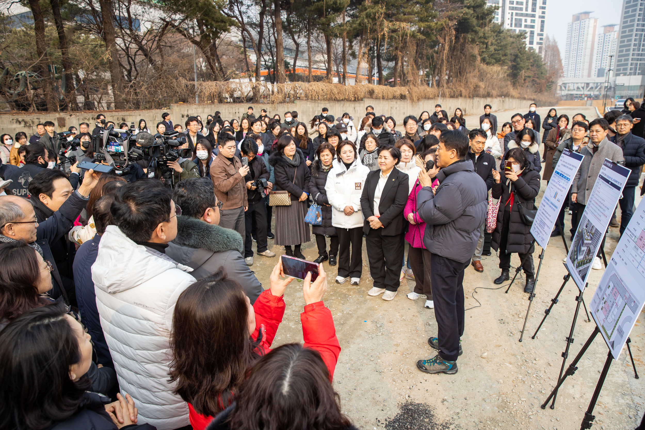 20260213-서울시장 광진구 주요 현장방문-자양전통시장, 어린이병원부지, 생활체육시설 부지 방문 20260213-3627_L_122428.jpg