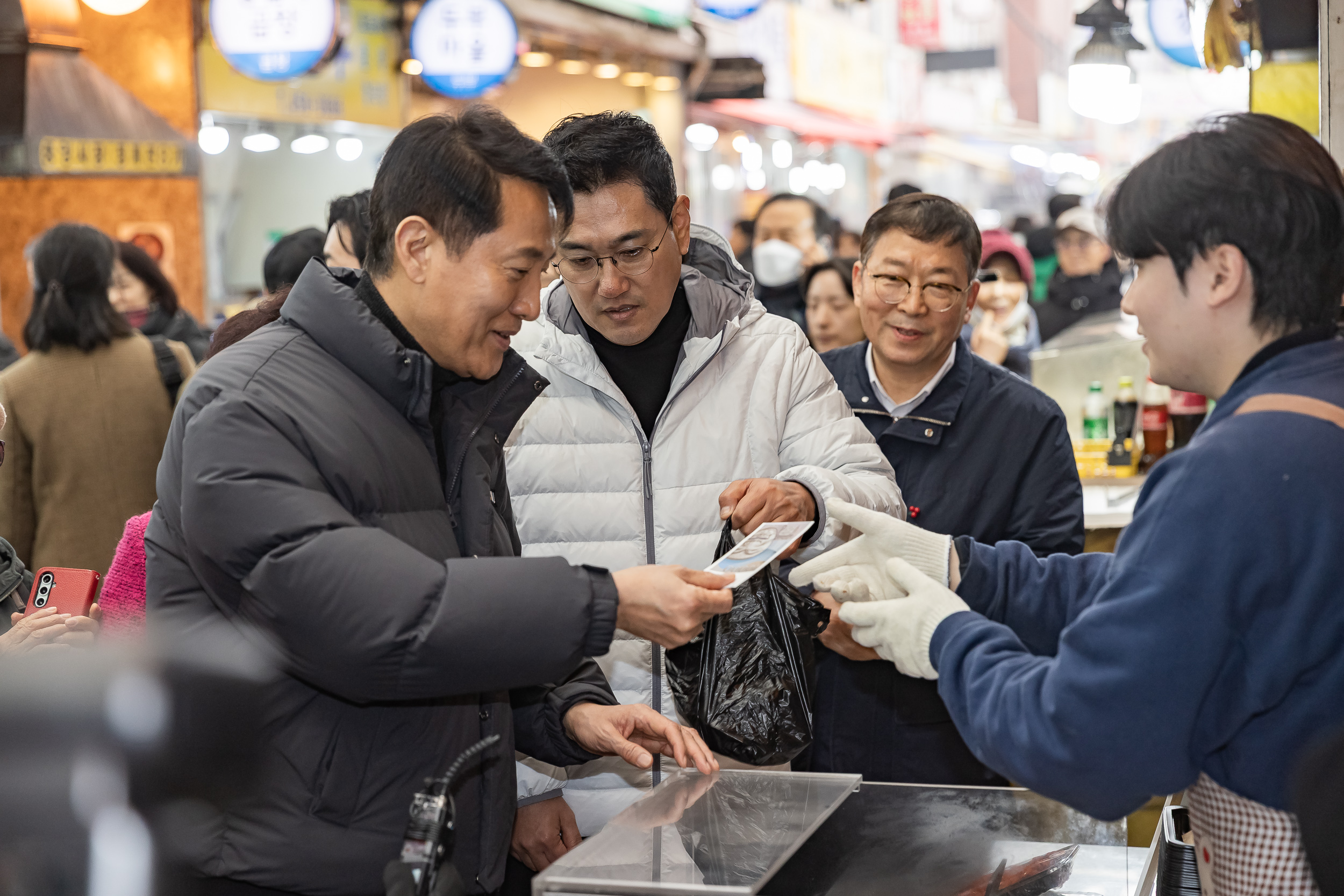 20260213-서울시장 광진구 주요 현장방문-자양전통시장, 어린이병원부지, 생활체육시설 부지 방문 20260213-4514_L_122427.jpg