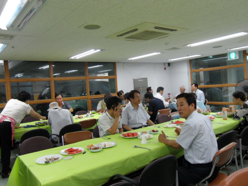 직능단체장화합하는 삼계탕 먹기 행사3