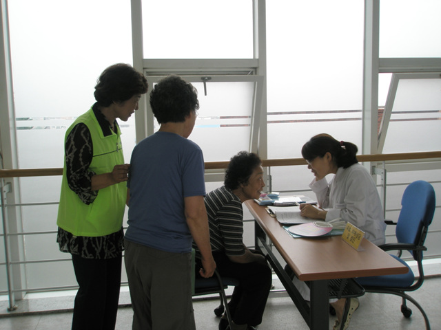 2010.6.17 10:00 어르신 치매예방 상담 및 검진